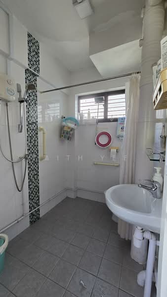 515 Jurong West Street 52, 515 Jurong West Street 52, Room Rental, 120 sqft, HDB Flat For Rent, by Faith Yee, 500207173 - Bathroom - PropertyGuru.com.sg