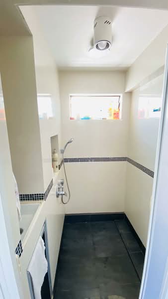 63 Marine Drive, 63 Marine Drive, 3 Bedrooms, 936 sqft, HDB Flat For Sale, by Dennis Lim, 500207174 - Bathroom - PropertyGuru.com.sg