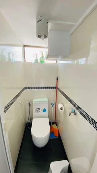 63 Marine Drive, 63 Marine Drive, 3 Bedrooms, 936 sqft, HDB Flat For Sale, by Dennis Lim, 500207174 - Bathroom - PropertyGuru.com.sg