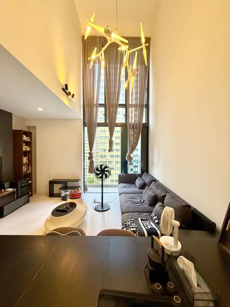 93 Dawson Road, 93 Dawson Road, 3 Bedrooms, 1,044 sqft, HDB Flat For Sale, by CHERMAINE Koh Lay Cheng, 500207175 - Living Room - PropertyGuru.com.sg