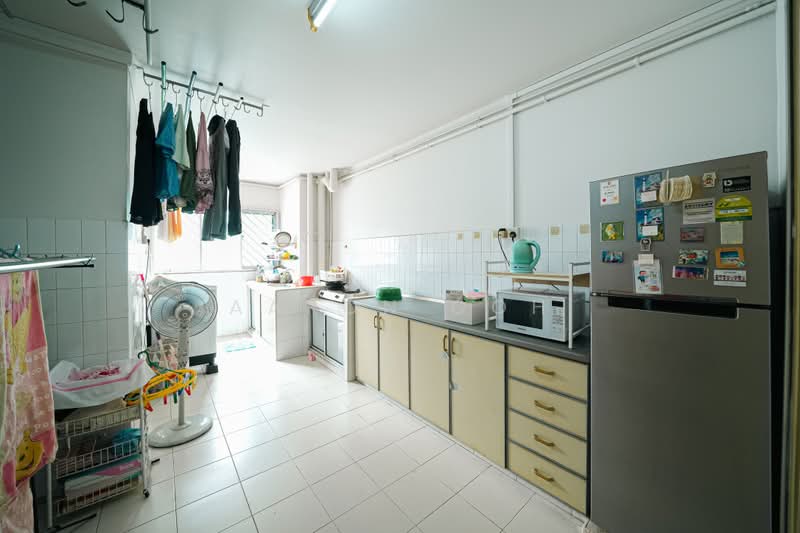 110 Teck Whye Lane, 110 Teck Whye Lane, 2 Bedrooms, 786 sqft, HDB Flat For Sale, by Aaron Goh, 500207176 - Kitchen - PropertyGuru.com.sg