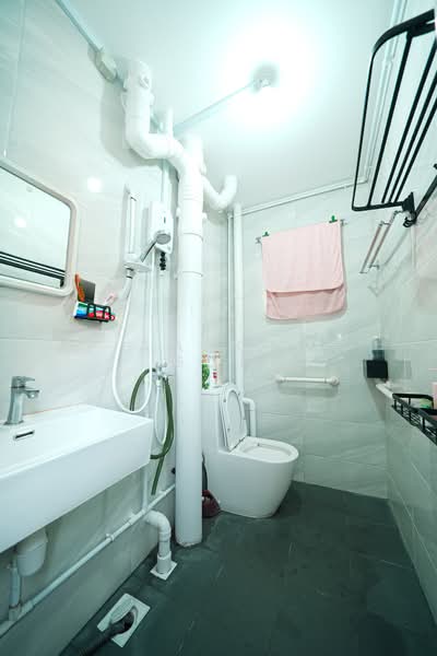 110 Teck Whye Lane, 110 Teck Whye Lane, 2 Bedrooms, 786 sqft, HDB Flat For Sale, by Aaron Goh, 500207176 - Bathroom - PropertyGuru.com.sg