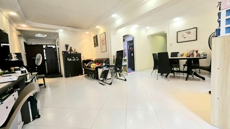 944 Hougang Street 92, 944 Hougang Street 92, 3 Bedrooms, 1,291 sqft, HDB Flat For Sale, by James Yeo, 500207184 - Living Room - PropertyGuru.com.sg