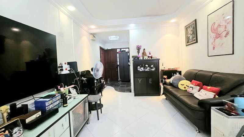 944 Hougang Street 92, 944 Hougang Street 92, 3 Bedrooms, 1,291 sqft, HDB Flat For Sale, by James Yeo, 500207184 - Living Room - PropertyGuru.com.sg