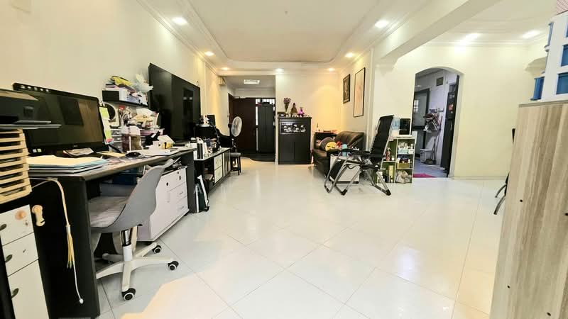 944 Hougang Street 92, 944 Hougang Street 92, 3 Bedrooms, 1,291 sqft, HDB Flat For Sale, by James Yeo, 500207184 - Living Room - PropertyGuru.com.sg