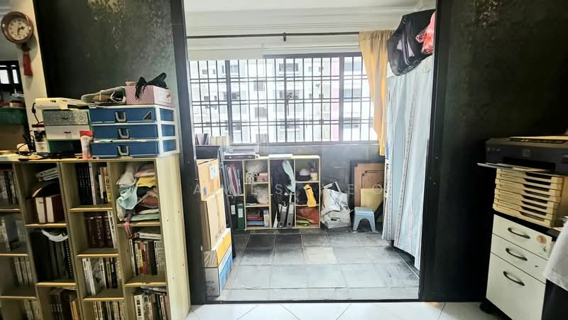 944 Hougang Street 92, 944 Hougang Street 92, 3 Bedrooms, 1,291 sqft, HDB Flat For Sale, by James Yeo, 500207184 - Study - PropertyGuru.com.sg