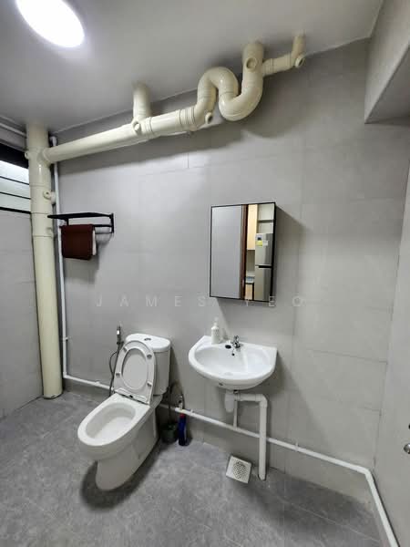 688 Jurong West Central 1, 688 Jurong West Central 1, Room Rental, 126 sqft, HDB Flat For Rent, by James Yeo, 500207194 - Bathroom - PropertyGuru.com.sg