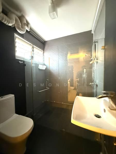 228 Bishan Street 23, 228 Bishan Street 23, 3 Bedrooms, 1,119 sqft, HDB Flat For Sale, by Desmond Yeo, 500207204 - Bathroom - PropertyGuru.com.sg