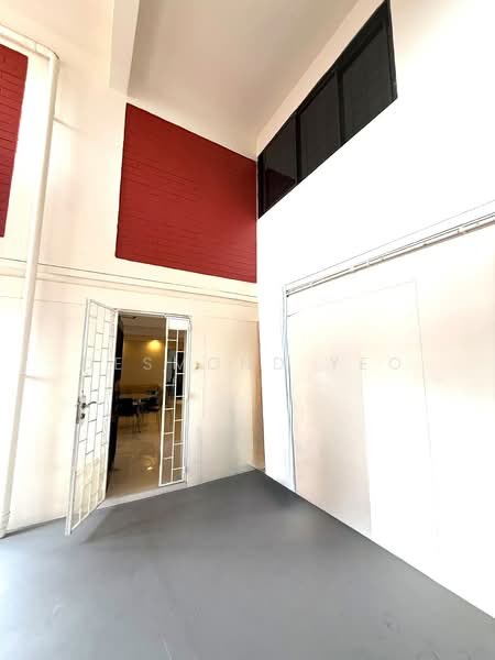 228 Bishan Street 23, 228 Bishan Street 23, 3 Bedrooms, 1,119 sqft, HDB Flat For Sale, by Desmond Yeo, 500207204 - Entrance - PropertyGuru.com.sg