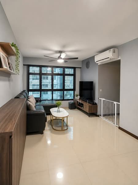 507A Yishun Avenue 4, 507A Yishun Avenue 4, 2 Bedrooms, 732 sqft, HDB Flat For Sale, by Jae Chin, 500207217 - Living Room - PropertyGuru.com.sg