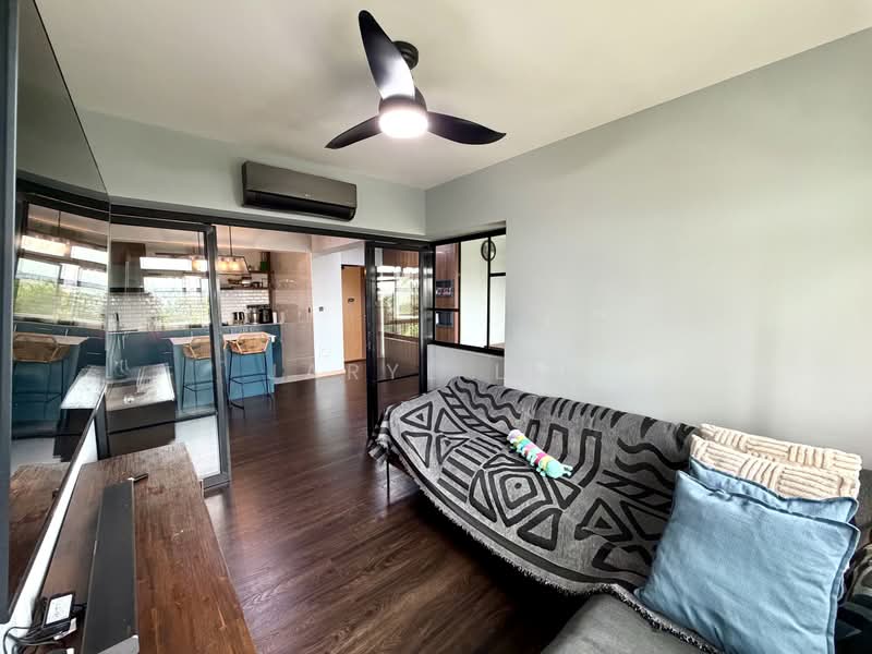 421B Northshore Drive, 421B Northshore Drive, 3 Bedrooms, 1,001 sqft, HDB Flat For Sale, by Jaryl Lin, 500207218 - Living Room - PropertyGuru.com.sg