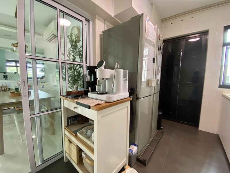 220A Bedok Central, 220A Bedok Central, 3 Bedrooms, 1,044 sqft, HDB Flat For Sale, by Baven Tan, 500207225 - Kitchen - PropertyGuru.com.sg