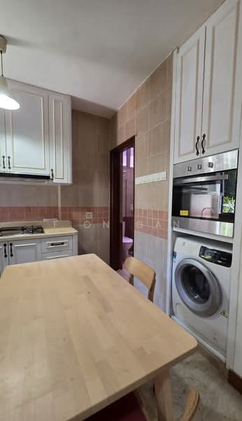 Mutiara Crest, 2 Jalan Mutiara, 1 Bedroom, 474 sqft, Apartment For Rent, by Fion Gan, 500207229 - Kitchen - PropertyGuru.com.sg