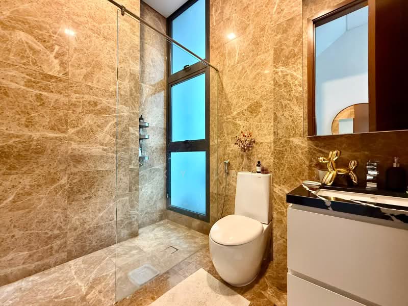 Dyson Road, Dyson road, 5 Bedrooms, 4,633 sqft, Semi-Detached House For Sale, by Sky Lai, 500207240 - Bathroom - PropertyGuru.com.sg