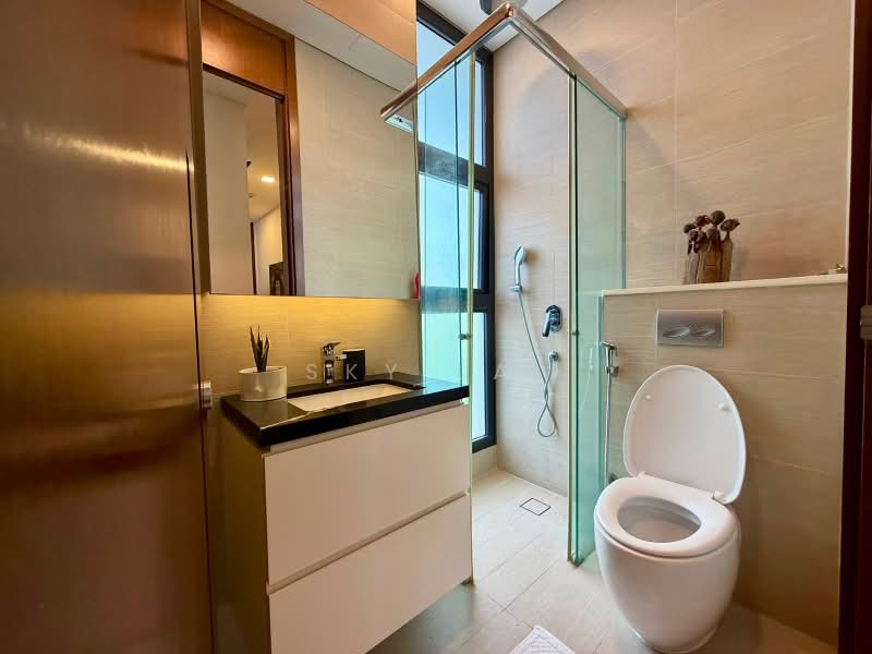 Dyson Road, Dyson road, 5 Bedrooms, 4,633 sqft, Semi-Detached House For Sale, by Sky Lai, 500207240 - Bathroom - PropertyGuru.com.sg