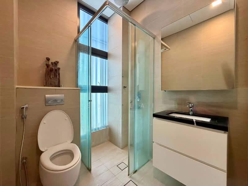 Dyson Road, Dyson road, 5 Bedrooms, 4,633 sqft, Semi-Detached House For Sale, by Sky Lai, 500207240 - Bathroom - PropertyGuru.com.sg