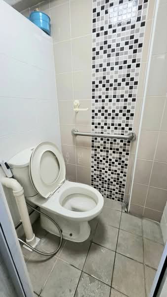 91 Paya Lebar Way, 91 Paya Lebar Way, 2 Bedrooms, 721 sqft, HDB Flat For Sale, by James Yeo, 500207258 - Bathroom - PropertyGuru.com.sg