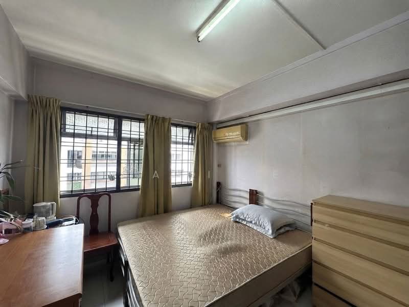 826 Woodlands Street 81, 826 Woodlands Street 81, 5 Bedrooms, 1,410 sqft, HDB Flat For Sale, by Jia Qi Lee, 500207267 - Bedroom - PropertyGuru.com.sg