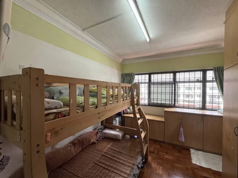 826 Woodlands Street 81, 826 Woodlands Street 81, 5 Bedrooms, 1,410 sqft, HDB Flat For Sale, by Jia Qi Lee, 500207267 - Bedroom - PropertyGuru.com.sg