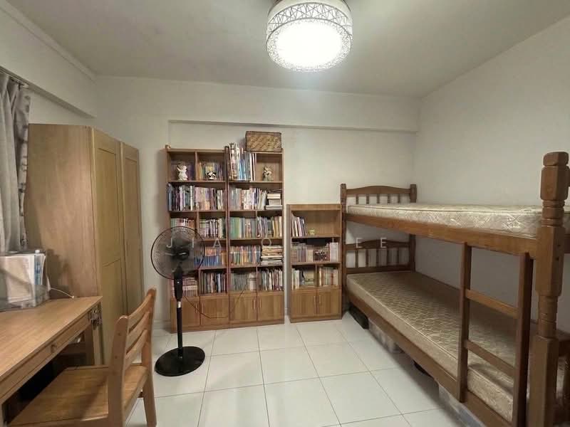 826 Woodlands Street 81, 826 Woodlands Street 81, 5 Bedrooms, 1,410 sqft, HDB Flat For Sale, by Jia Qi Lee, 500207267 - Bedroom - PropertyGuru.com.sg