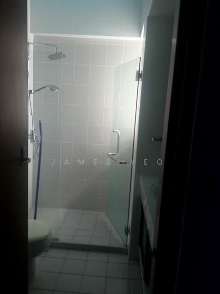 275D Compassvale Link, 275D Compassvale Link, 3 Bedrooms, 969 sqft, HDB Flat For Sale, by James Yeo, 500207272 - Bathroom - PropertyGuru.com.sg