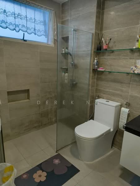 Compass Heights, 11 Sengkang Square, 3 Bedrooms, 1,335 sqft, Condominium For Sale, by DereK Ng, 500207277 - Bathroom - PropertyGuru.com.sg