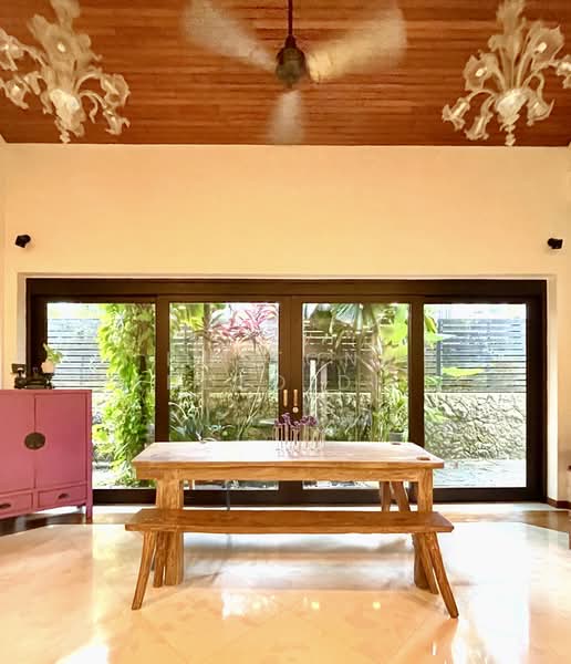 Wide Frontage Detached Bungalow with Pool & Italian Kitchen, , 6 Bedrooms, 4,305 sqft, Bungalow House For Sale, by YAN GOH, 500207278 - Interior - PropertyGuru.com.sg