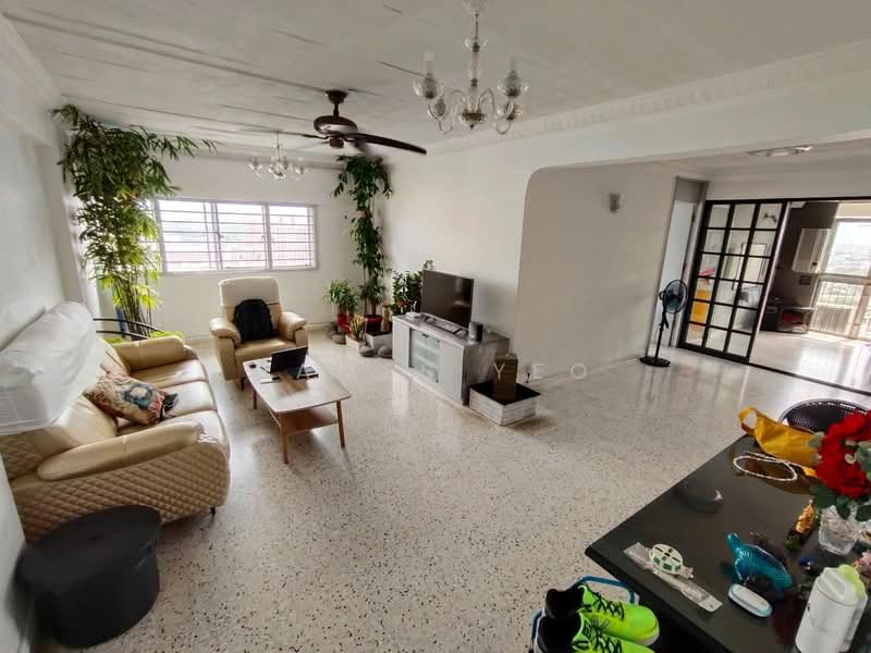 218 Lorong 8 Toa Payoh, 218 Lorong 8 Toa Payoh, 3 Bedrooms, 1,227 sqft, HDB Flat For Sale, by James Yeo, 500207281 - Living Room - PropertyGuru.com.sg