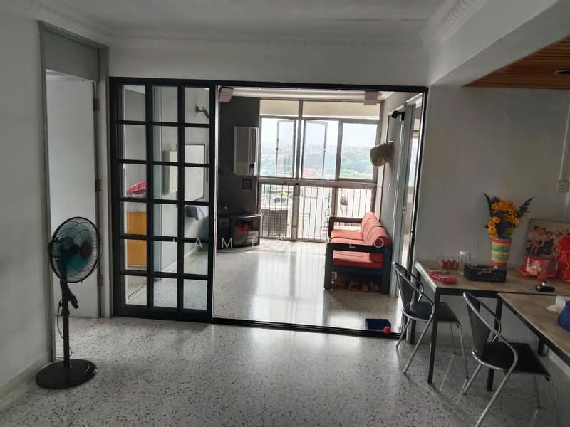 218 Lorong 8 Toa Payoh, 218 Lorong 8 Toa Payoh, 3 Bedrooms, 1,227 sqft, HDB Flat For Sale, by James Yeo, 500207281 - Living Room - PropertyGuru.com.sg