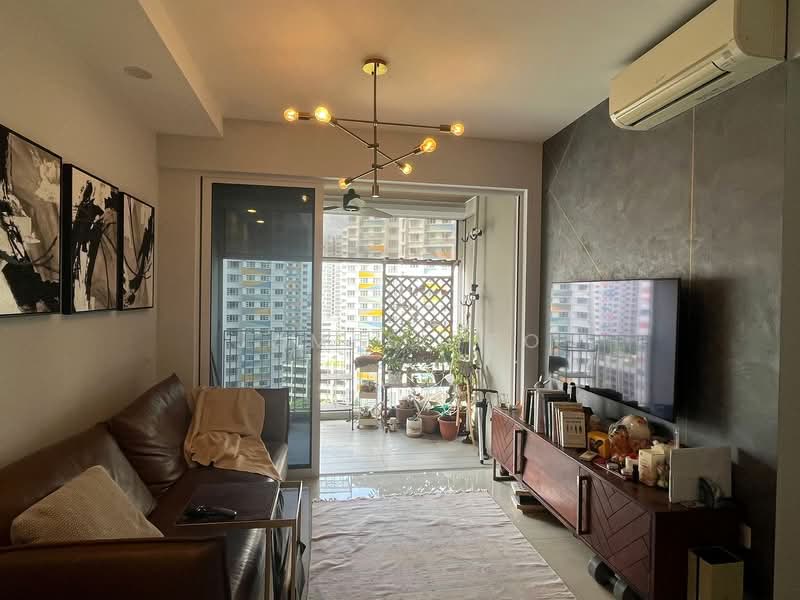 High Park Residences, 31 Fernvale Road, 3 Bedrooms, 872 sqft, Condominium For Sale, by James Yeo, 500207291 - Living Room - PropertyGuru.com.sg