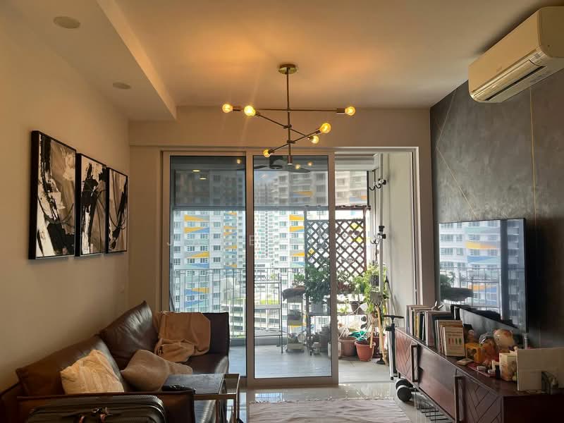 High Park Residences, 31 Fernvale Road, 3 Bedrooms, 872 sqft, Condominium For Sale, by James Yeo, 500207291 - Living Room - PropertyGuru.com.sg