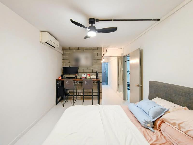 239 Serangoon Avenue 2, 239 Serangoon Avenue 2, 3 Bedrooms, 904 sqft, HDB Flat For Sale, by James Yeo, 500207293 - Bedroom - PropertyGuru.com.sg