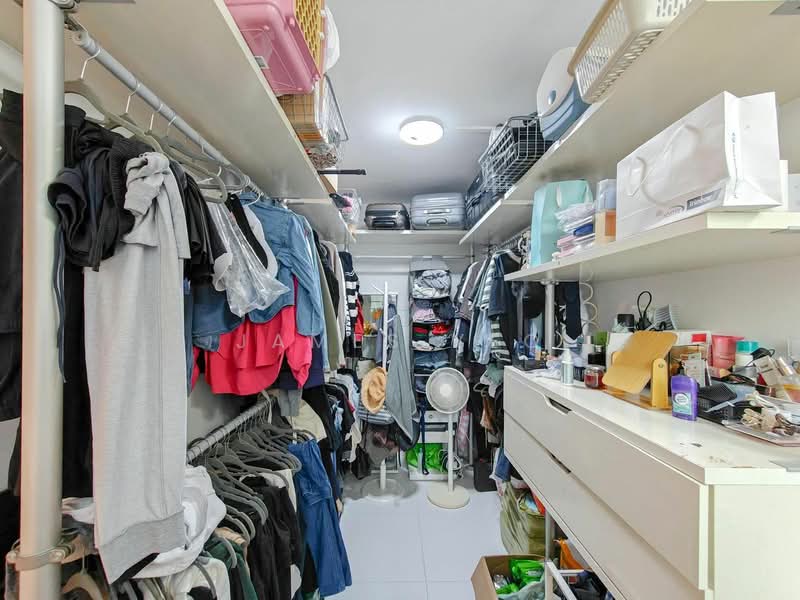 239 Serangoon Avenue 2, 239 Serangoon Avenue 2, 3 Bedrooms, 904 sqft, HDB Flat For Sale, by James Yeo, 500207293 - Interior - PropertyGuru.com.sg