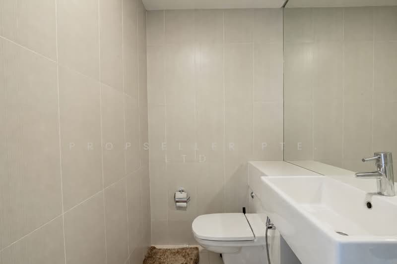 Southbank, 881 North Bridge Road, 1 Bedroom, 614 sqft, Condominium For Sale, by Kit Toh, 500207299 - Bathroom - PropertyGuru.com.sg