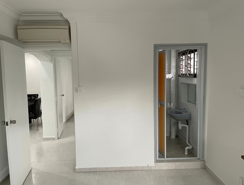 604 Senja Road, 604 Senja Road, 3 Bedrooms, 1,065 sqft, HDB Flat For Rent, by Yi Long Lim, 500207308 - MSB Toilet - PropertyGuru.com.sg