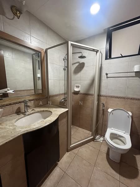 Regent Heights, 50 Bukit Batok East Avenue 5, 3 Bedrooms, 1,173 sqft, Condominium For Rent, by Tan Jin Yi, 500207314 - Bathroom - PropertyGuru.com.sg