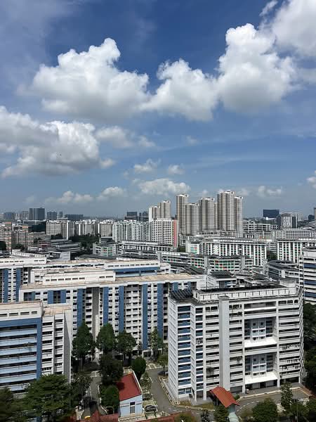 Regent Heights, 50 Bukit Batok East Avenue 5, 3 Bedrooms, 1,173 sqft, Condominium For Rent, by Tan Jin Yi, 500207314 - Exterior - PropertyGuru.com.sg