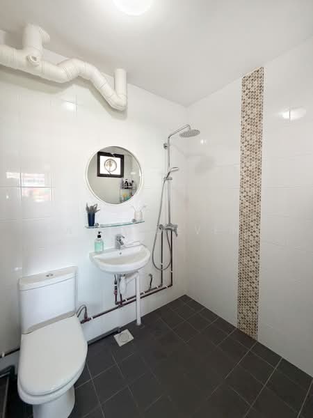 334 Ubi Avenue 1, 334 Ubi Avenue 1, 3 Bedrooms, 1,571 sqft, HDB Flat For Sale, by Alex Deven, 500207315 - Bathroom - PropertyGuru.com.sg