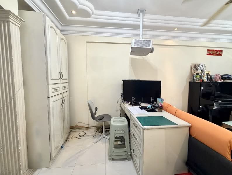 180 Ang Mo Kio Avenue 5, 180 Ang Mo Kio Avenue 5, 2 Bedrooms, 731 sqft, HDB Flat For Sale, by Irfan Farihin, 500207316 - Study - PropertyGuru.com.sg