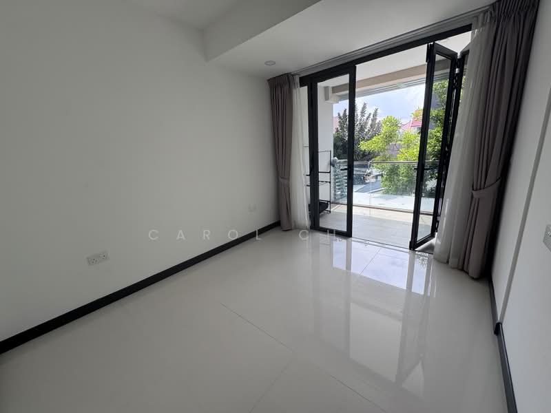 Sundance Suites, 12 Duku Place, 2 Bedrooms, 603 sqft, Condominium For Rent, by Carol Chen, 500207320 - Balcony - PropertyGuru.com.sg