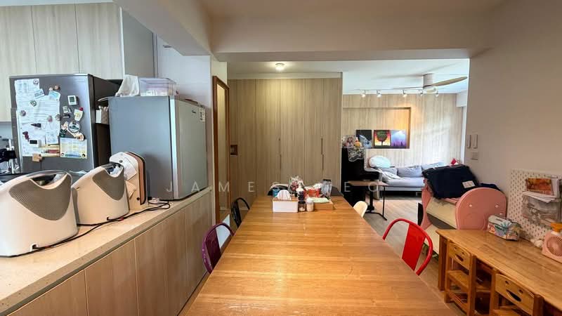 70A Telok Blangah Heights, 70A Telok Blangah Heights, 3 Bedrooms, 1,001 sqft, HDB Flat For Sale, by James Yeo, 500207322 - Living Room - PropertyGuru.com.sg