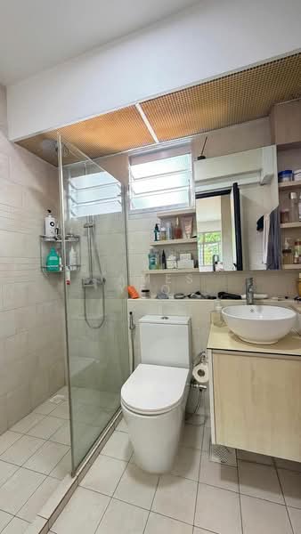 70A Telok Blangah Heights, 70A Telok Blangah Heights, 3 Bedrooms, 1,001 sqft, HDB Flat For Sale, by James Yeo, 500207322 - Bathroom - PropertyGuru.com.sg