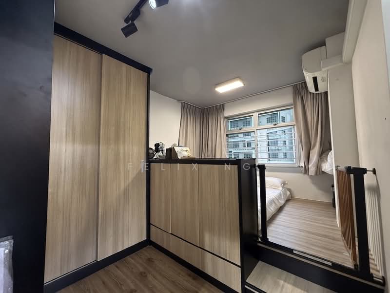 292C Bukit Batok East Avenue 6, 292C Bukit Batok East Avenue 6, 3 Bedrooms, 1,001 sqft, HDB Flat For Sale, by Felix Ng, 500207325 - Master Bedroom - PropertyGuru.com.sg