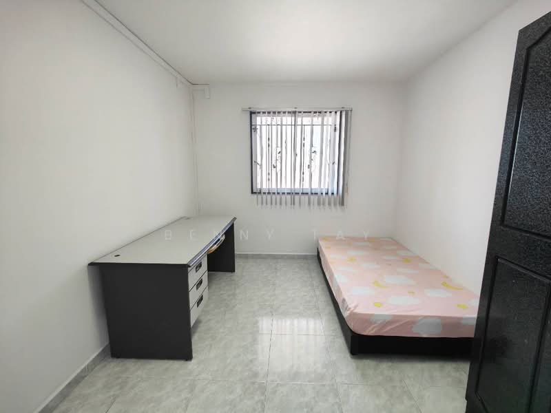 423 Bukit Batok West Avenue 2, 423 Bukit Batok West Avenue 2, 2 Bedrooms, 732 sqft, HDB Flat For Sale, by Benny Tay, 500207326 - PropertyGuru.com.sg