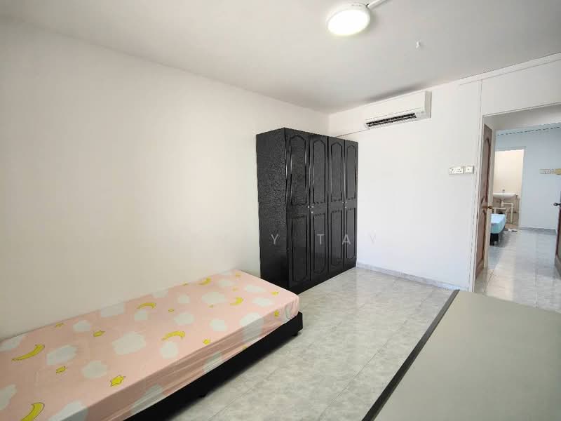 423 Bukit Batok West Avenue 2, 423 Bukit Batok West Avenue 2, 2 Bedrooms, 732 sqft, HDB Flat For Sale, by Benny Tay, 500207326 - PropertyGuru.com.sg