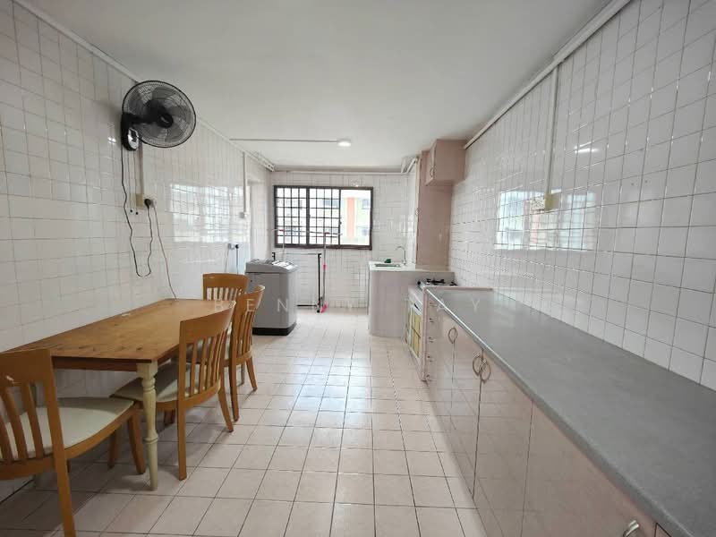423 Bukit Batok West Avenue 2, 423 Bukit Batok West Avenue 2, 2 Bedrooms, 732 sqft, HDB Flat For Sale, by Benny Tay, 500207326 - PropertyGuru.com.sg