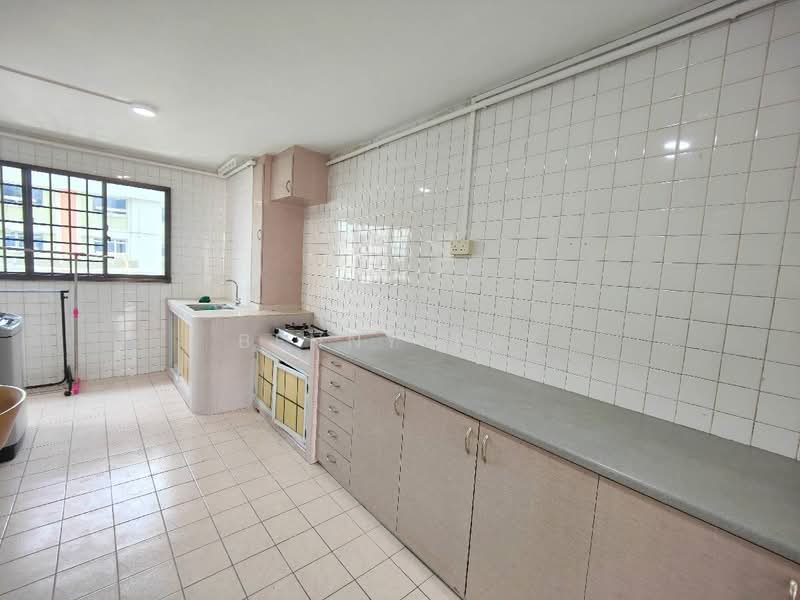 423 Bukit Batok West Avenue 2, 423 Bukit Batok West Avenue 2, 2 Bedrooms, 732 sqft, HDB Flat For Sale, by Benny Tay, 500207326 - PropertyGuru.com.sg