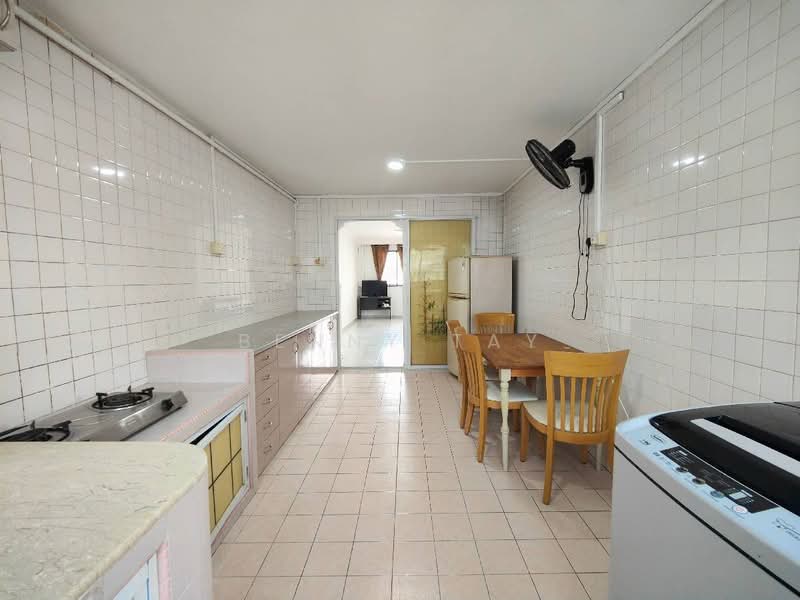 423 Bukit Batok West Avenue 2, 423 Bukit Batok West Avenue 2, 2 Bedrooms, 732 sqft, HDB Flat For Sale, by Benny Tay, 500207326 - PropertyGuru.com.sg