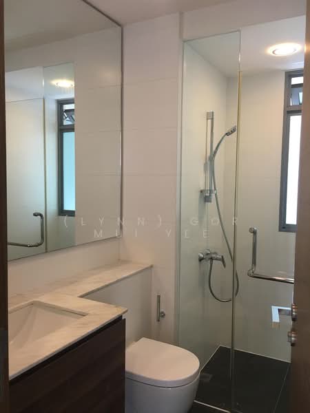 Double Bay Residences, 17A Simei Street 4, 2 Bedrooms, 936 sqft, Condominium For Rent, by (Lynn) Gor Mui Yee, 500207330 - Bathroom - PropertyGuru.com.sg