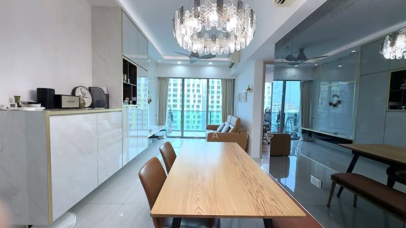 Stars of Kovan, 980 Upper Serangoon Road, 2 Bedrooms, 732 sqft, Condominium For Sale, by Alyssa Ng, 500207338 - Living Room - PropertyGuru.com.sg